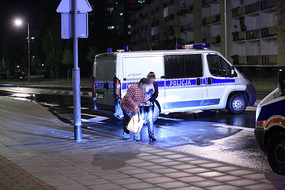 O krok od tragedii. Nie zauwaya pieszej na pasach