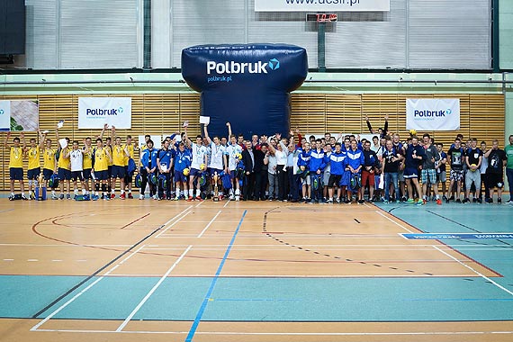 UMKS MOS Wola Warszawa zwycizc POLBRUK VOLLEYBALL CUP (kadeci)