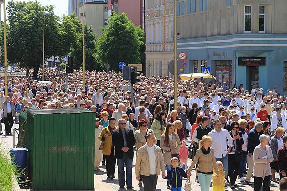 Z hosti przez miasto