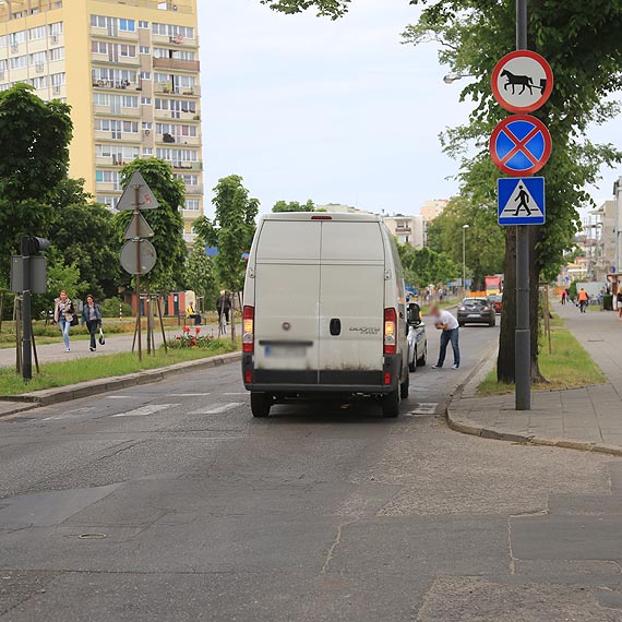 Samochd potrci babci z dzieckiem. Na ul. Grunwaldzkiej odbywa si wtedy ruch wahadowy 