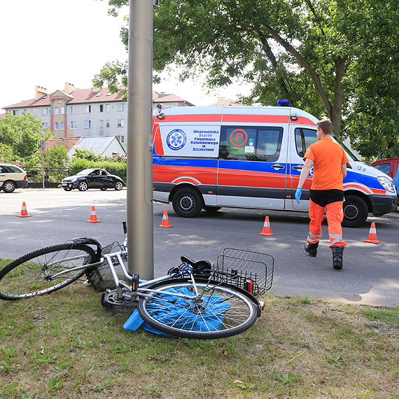 Na ulicy Grunwaldzkiej kierowca skody potrci rowerzystk. Kobieta trafia do szpitala