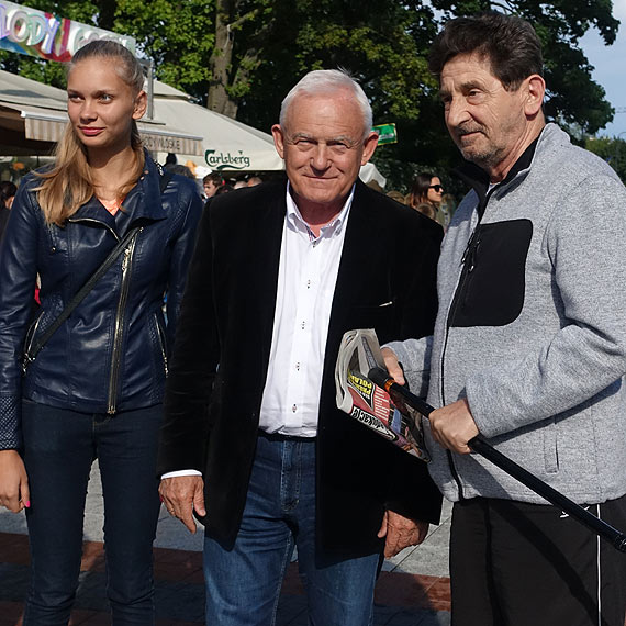 Selfie z Leszkiem Millerem na promenadzie!