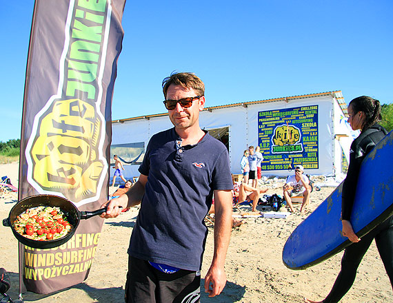 Surf Przedszkole, kuchnia rdziemnomorska, przyjacielska amtosfera! KiteJunkies zapraszaj!