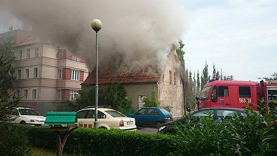 Pali si pustostan na Kujawskiej 9. Poncy budynek by kilka metrw od bloku mieszkalnego!