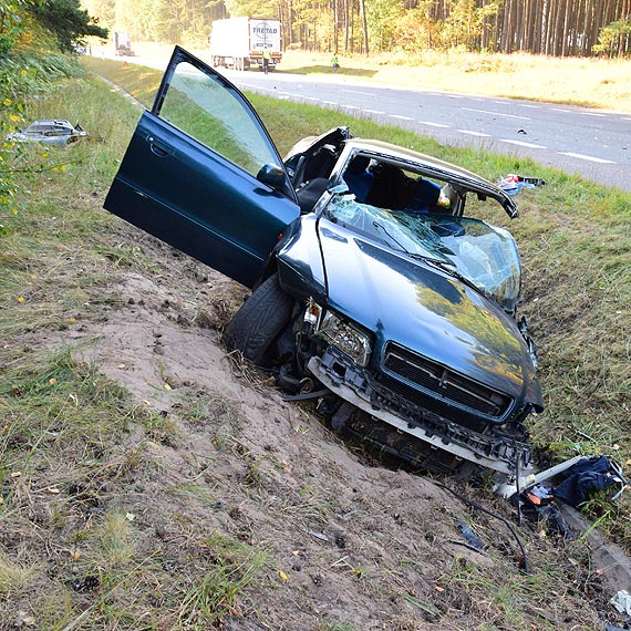 Zderzenie audi z tirem. Musia ldowa migowiec