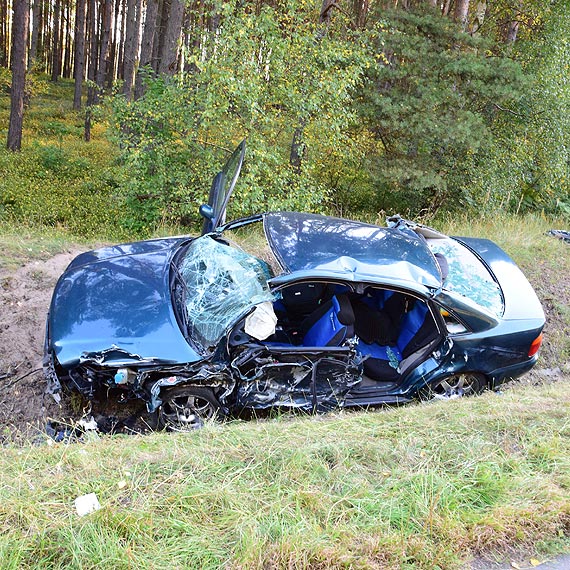 Zderzenie audi z tirem. Musia ldowa migowiec