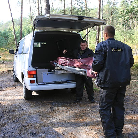 W lesie przy Karsiborach znaleziono ludzkie szcztki! Zabjstwo, wypadek, czy mier naturalna?