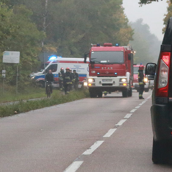 Zajechaa motorowerzycie drog! Kierujcy skuterem hamujc, przewrci si na jezdni!