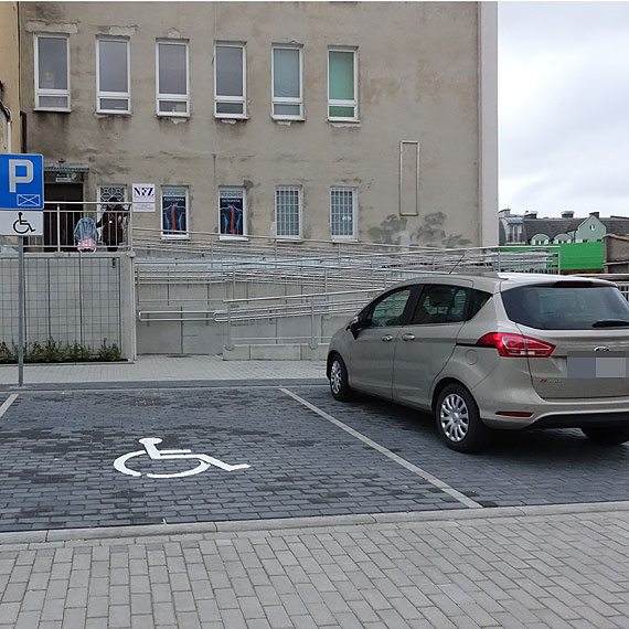 Czytelnik: Pomys z patnym parkingiem przed przychodni to absurd! 