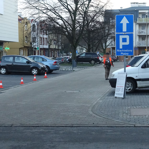 ZGM wyjania problemy parkingowe przed przychodni na Dbrowskiego