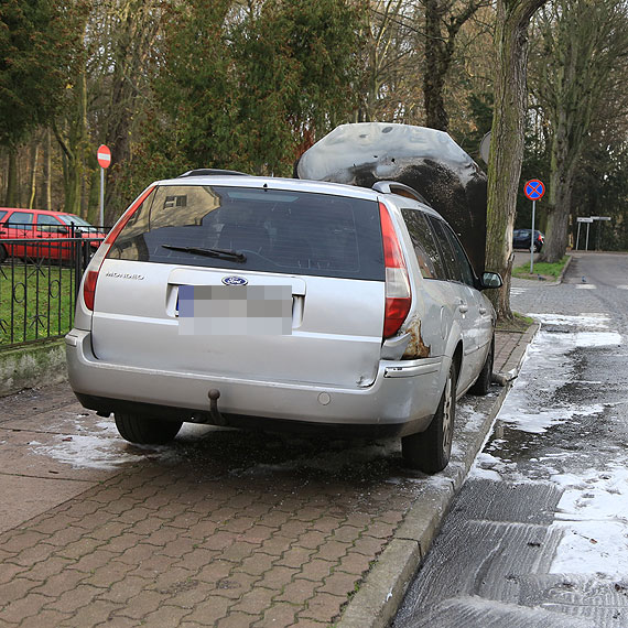 Nocny poar forda na Paderewskiego. Spraw zaja si policja