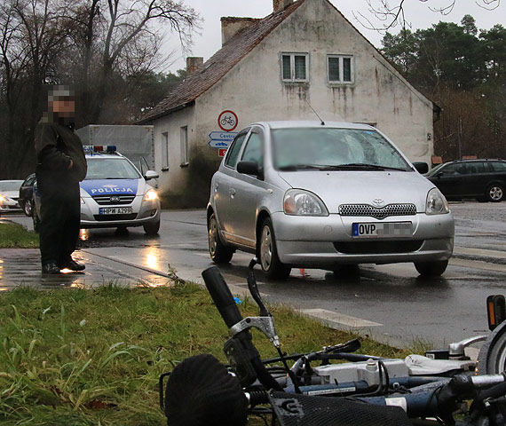 Kierowca toyoty potrci rowerzystk na Grunwaldzkiej! Kobieta zostaa zabrana do szpitala