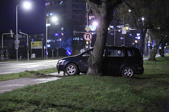 Czytelnik: Mylelimy, e kogo potrcili. Sprawcy uciekli. Wczeniej odwiedzili McDonald'sa. Zobacz film!