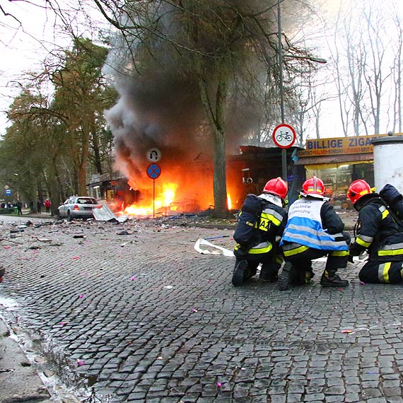 Dwie osoby w szpitalu, straty szacowane na ponad 150 tysicy. Znamy szczegy wybuchu przy Wojska Polskiego