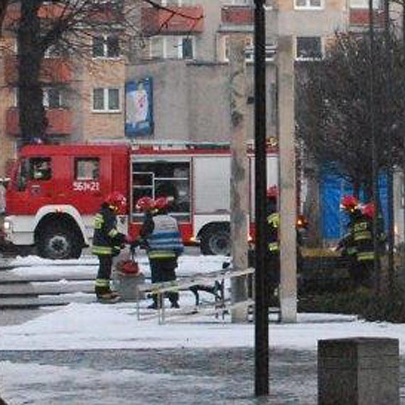 Pierwsza ofiara oblodzonych chodnikw. Znw na pomoc jako pierwsi ruszyli straacy