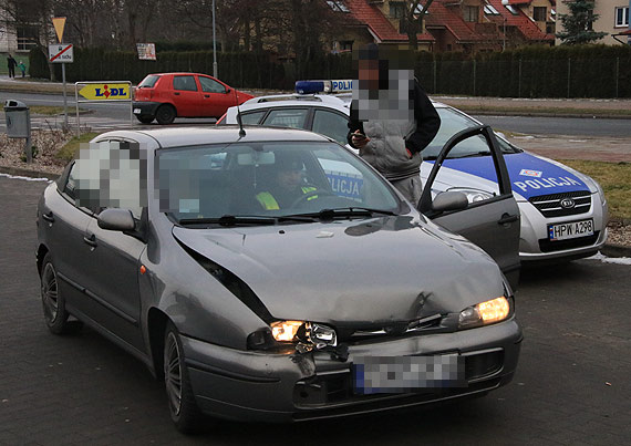 Na 11 listopada fiat wjecha w ty volkswagena! Przyczyn kolizji niesprawne hamulce?