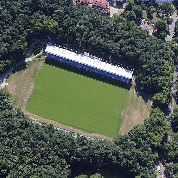 Nowa lekkoatletyczna arena bdzie owietlona! Na stadionie stan 4 maszty owietleniowe