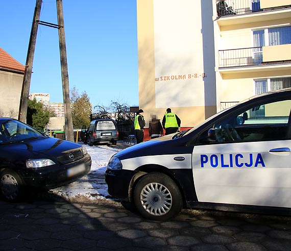 Makabryczne znalezisko na Szkolnej! W mieszkaniu odnaleziono zwoki samobjcy