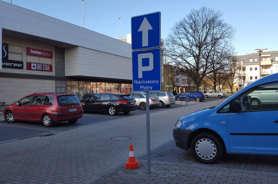 Czytelnik o parkingu na Dbrowskiego: Zmieni si dierawca. Ceny wzrosy, a cennika brak. Czyste eldorado