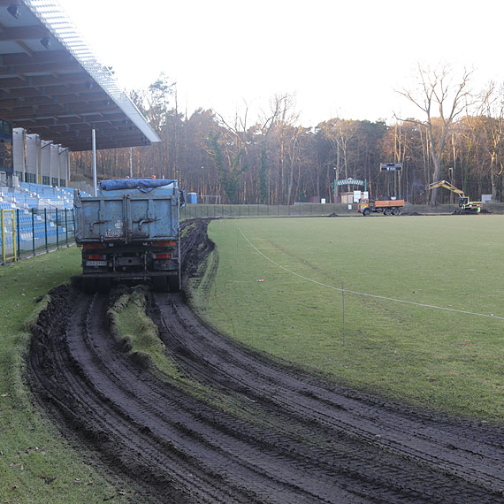 Stadion zmienia si w lekkoatletyczn aren!