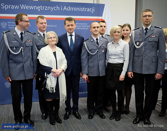 Policjanci odznaczeni za dzielno