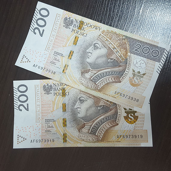 Nowe 200 zotych ju w obiegu. Nie daj si oszustom i poznaj nowe zabezpieczenia banknotu