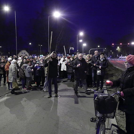 Poszli za krzyem ulicami winoujcia 