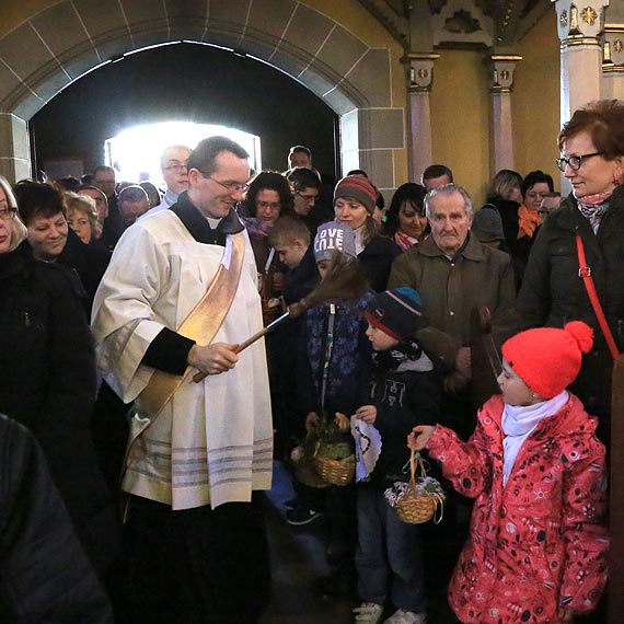 Zobacz porzdek mszy w.  w winoujskich kocioach w okresie Wielkanocy