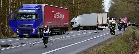 Czytelnik: Komunikacyjny armagedon! Dlaczego utrudnienia na krajowej trjce trway tak dugo? Droga do winoujcia przez kilka godzin bya zablokowana