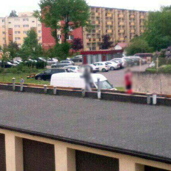 Czytelnik: Przy Malczewskiego biegaj optane dzieci!