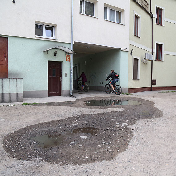 Smrd z kanalizacji zatruwa ycie mieszkacom Placu Wolnoci