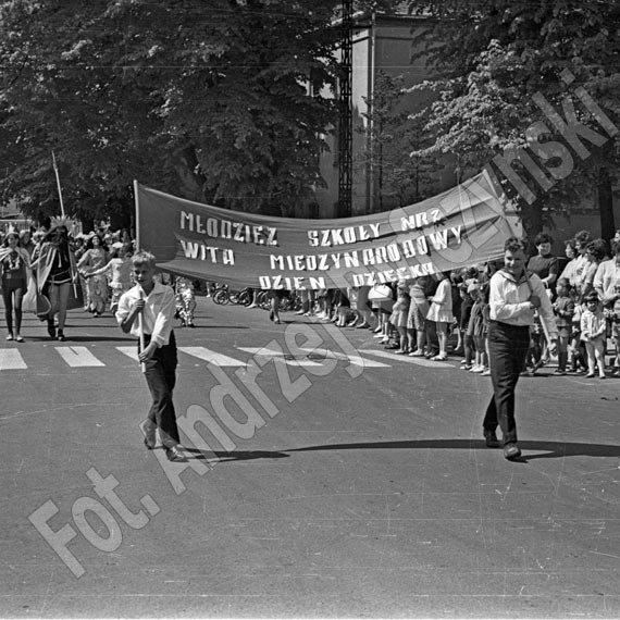Czarno-biay Dzie Dziecka z Panem Andrzejem, czyli 1 czerwca ponad 50 lat temu!