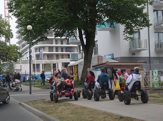 Carmageddon na chodnikach w dzielnicy nadmorskiej! Piesi uciekaj w popochu przed wciekymi pojazdami na peday!