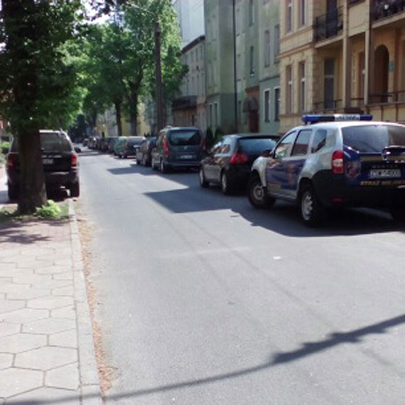 Czytelnik: Tak si amie prawo na Paderewskiego. Komendant Stray Miejskiej: Sytuacja na tej ulicy jest jak najbardziej opanowana