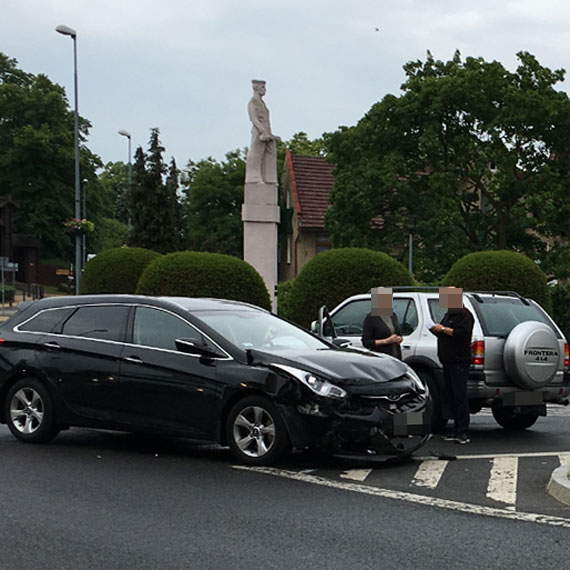 Stuczka w centrum Midzyzdrojw. Kierowca opla wjecha w hyundaia ze winoujcia!