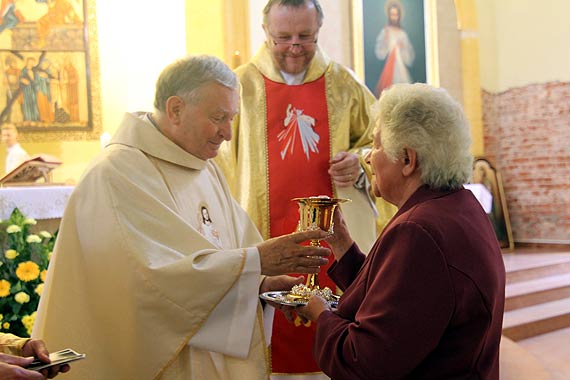 Ksidz praat Kazimierz Sasadeusz obchodzi 50 lecie posugi kapaskiej!