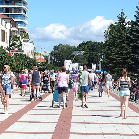 Mieszkaniec: Co z tym internetem na promenadzie? Jak na razie urzdnicy tylko obiecuj…