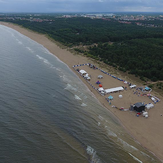 Festiwal muzyki elektronicznej tu przy polskiej granicy nie pozwala spa mieszkacom. Polska policja ma zwizane rce