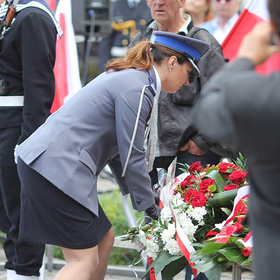 wito Wojska Polskiego to nie tylko oficjalne uroczystoci. W winoujciu wojskowi  zaprosili mieszkacw na pokazy sprztu