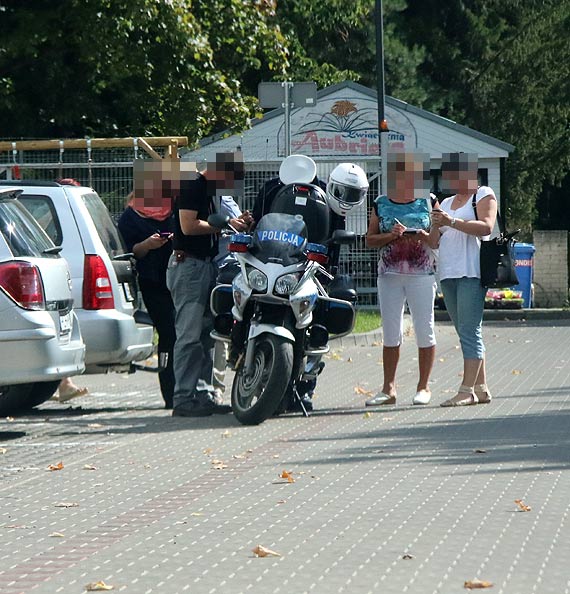 Kolizja na sklepowym parkingu przy Karsiborskiej! 33-latek uderzy w nissana