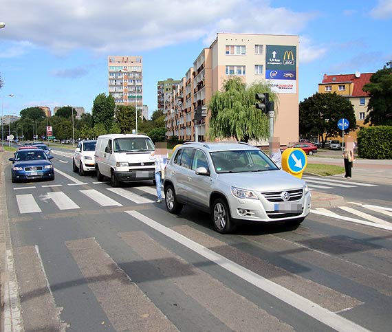 Kolizja na 11 Listopada. 60-letni Wgier uderzy w ty volkswagena