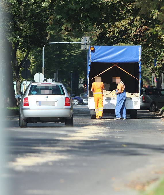 Jecha i gubi olej! Niebezpieczny rozlew mia dugo kilku kilometrw!