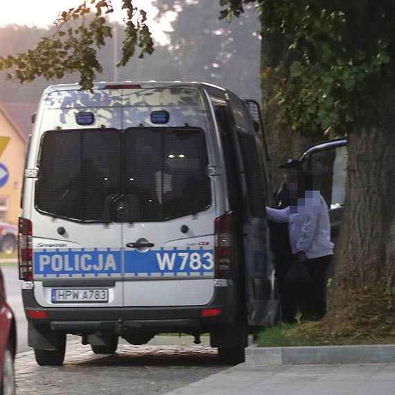 Piciu modziecw na dachu. Spragnieni widokw?