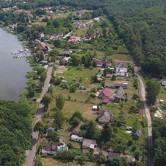 Czytelnik: Czy, eby zaoono na ulicy Kanaowej chocia latarnie uliczne, trzeba zosta radnym?