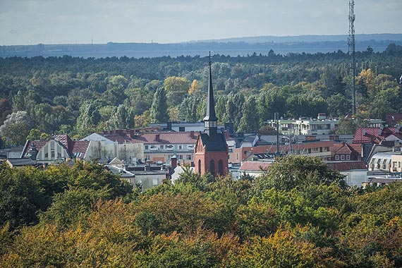 Gdy wiatr poruszy morze, a nad dachami przebiegaj oboki...Miasto w obiektywie