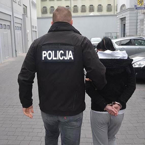 Bankowi oszuci zapani! Policja rozbia gang dziaajcy metod na funkcjonariusza CBP!