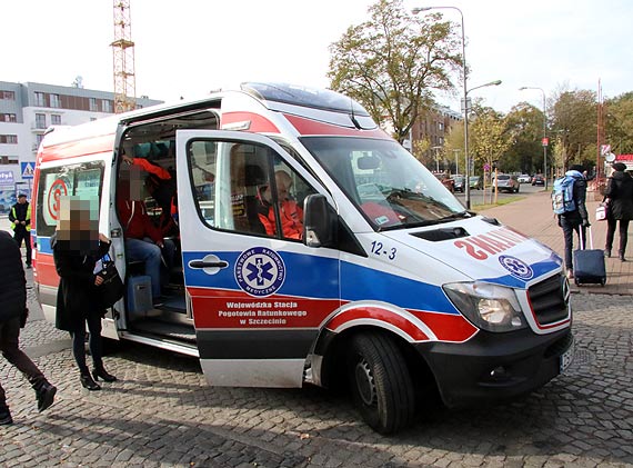 Chopczyk wbieg na pasy przy Wojska Polskiego, cudem unikajc potrcenia, uderzy gow w karoseri jadcego samochodu 