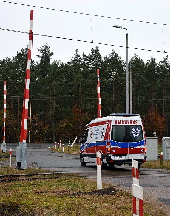 Wypadek na kolei. 45-letni pracownik uderzy gow o metalowy stojak