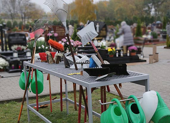 Mieli grabi i zagrabili. W padzierniku stwierdzono brak 20 sztuk grabi