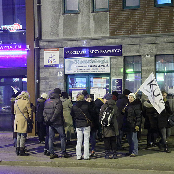 Nie mona ogranicza roli mediw. Protest pod biurem PiS w winoujciu. Zobacz film!